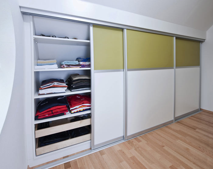 Kleiderschrank Dachschräge Schiebetüren